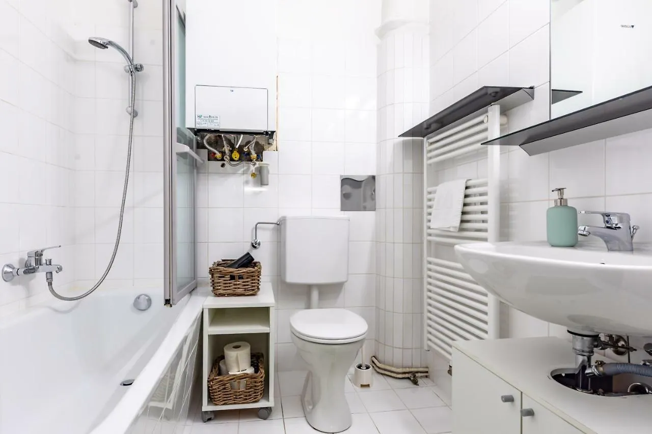 Apartment Near Naschmarkt Vienna