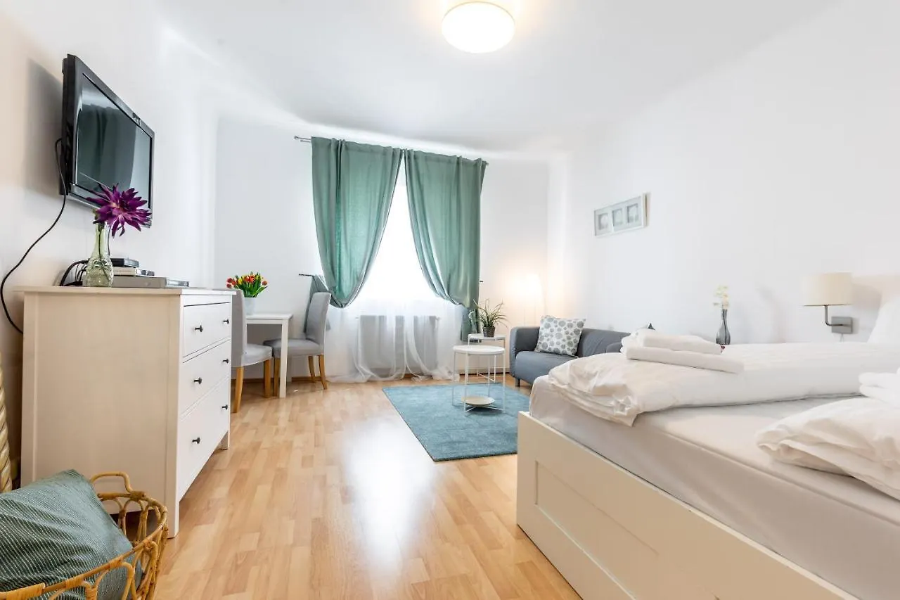 Apartment Near Naschmarkt Vienna